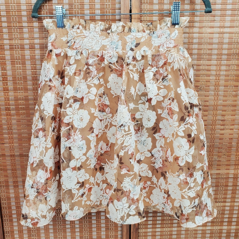 ♡ En Saison Pleated Floral A-line Mini Skirt Tan and Cream Size Small NWT